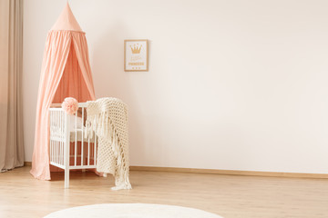 Woolen blanket and pompom © Photographee.eu