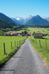 Weg nach Rubi, Vorort von Oberstdorf mit schöner Aussicht