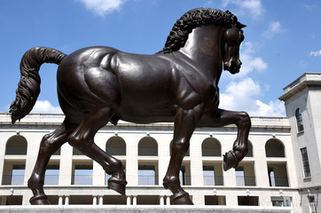 Leonardos Pferd für der Fassade des Ippodromo del Galoppo