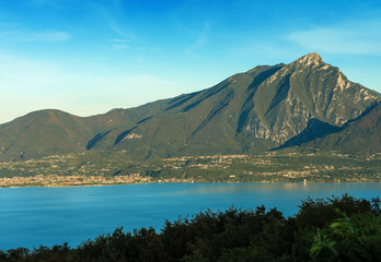 Obraz premium Lake Garda with Toscolano Maderno town - Italy