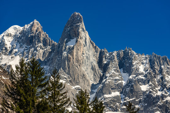 The sheer cliffs of Aiguilles des Drus and Aiguille Verte (left) in the Mont Blanc mountain range. Chamonix, Haute-Savoie (Upper Savoy), Alps, France