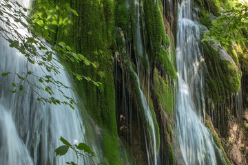 Cascade sur la Vernaison , en Isère , Massif du Vercors , en Royans