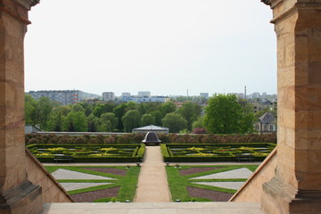 Ogród w stylu włoskim widziany z tarasu pałacu, Pałac Biskupów, Kielce, Polska