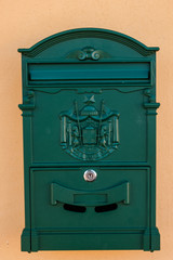 schöner grüner Briefkasten auf Korfu