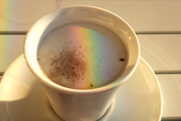 der Regenbogen in der Kaffeetasse