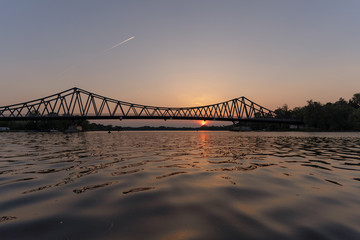 Stahlbrücke im Abendrot