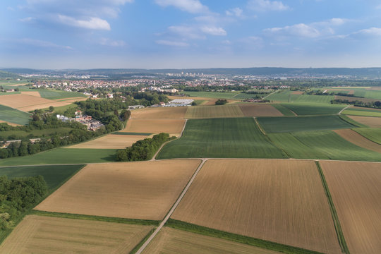 Luftaufnahme mit Blick auf Ditzingen in Baden W&uuml;rttemberg