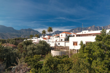 Fototapeta na wymiar Romantisches Bergdorf auf Gran Canaria