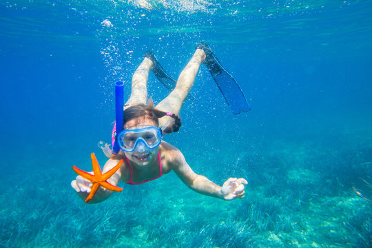 girl with a starfish