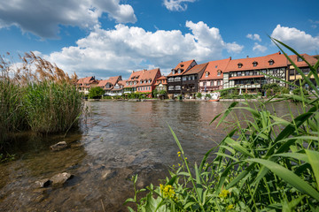 Naklejka na ściany i meble Bamberg mit Fluss Regnitz und Fachwerkhäusern