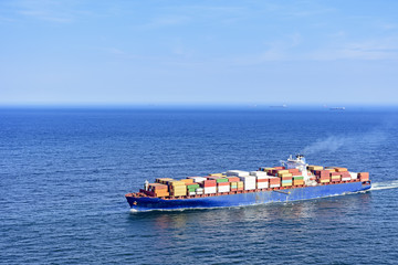 Cargo ship carrying several containers on the waters of the sea of rio de Janeiro, Brazil © Fred Pinheiro