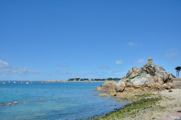 Le rocher de la sentinelle à Port-Blanc Penvénan en Bretagne