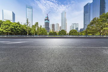 Obraz premium Empty floor with modern business office building 