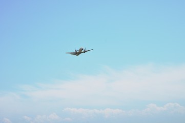 飛行機と空