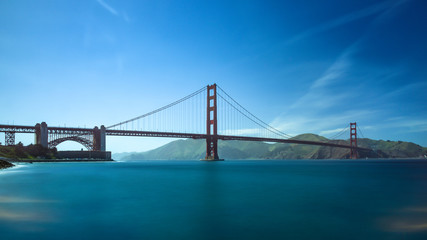 Fototapeta na wymiar Golden Gate Brücke in San Francisco-Langzeitbelichtung