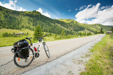 Fototapeta na wymiar Bicycle touring in Austria