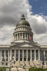 Obraz premium Tourists on the steps of Capital Building in early summer, State of Utah, Salt Lake City, Utah, USA.