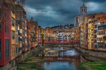 Fototapeta na wymiar Girona river onyar scene