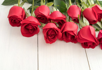  red roses