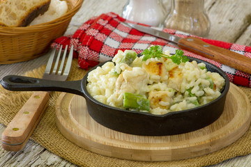 risotto au poulet et asperges vertes