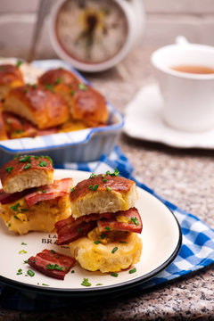 Breakfast Sliders buns with bacon