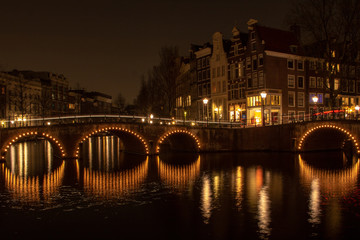 Fototapeta na wymiar Amsterdam bridges 
