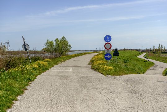 cycle lane on Po right bank, Goro, Italy