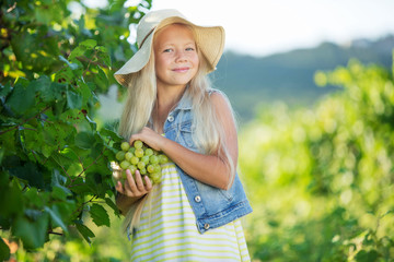 Child with fruit
