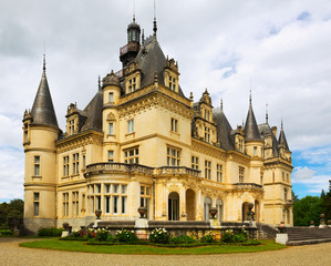 Fototapeta premium Castle of Valmirand in Montrejeau