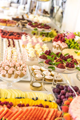 Catering, bufet, ciastka i słodycze