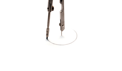 compass drawing a circle