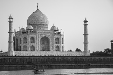 taj mahal bw