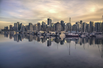 Fototapeta premium Skyline of Downtown Vancouver at sunset in Winter time