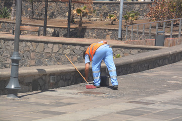 Obraz na płótnie Canvas limpiando las calles