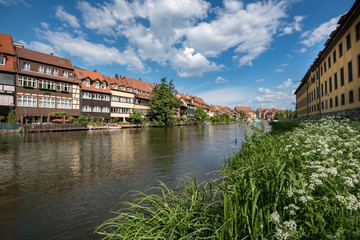 Fototapeta na wymiar Häuser am Fluss Regnitz in Bamberg