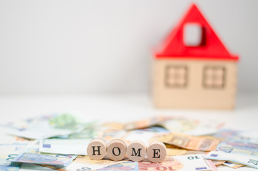 Euro Geldscheine mit dem Haus in Hintergrund