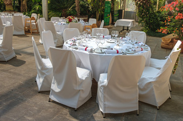 Table setting for luxury wedding or banquet celebration.