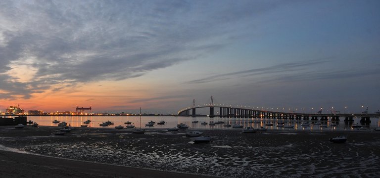 Pont de Saint Nazaire et marée basse