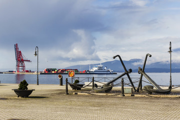 Admiral anchors at harbor