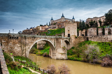 Toledo city and the Tagus River - obrazy, fototapety, plakaty