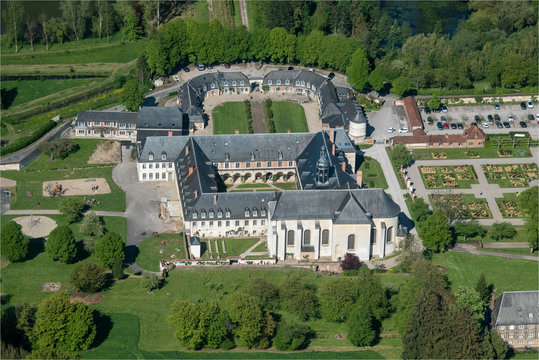 photo a&eacute;rienne de l'abbaye de Valloires dans la Somme en France
