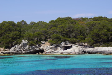 Magnifique calanque aux eaux turquoises sur l'île de Minorque, Baléares, Espagne