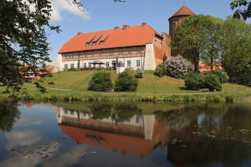 Fototapeta na wymiar Blick zur Alten Burg in Neustadt-Glewe