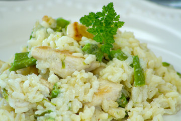 risotto au poulet et asperges vertes