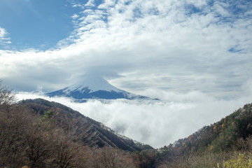 Fototapeta premium Mount Fuji on cloudy days - Top view from mount.