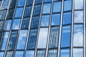 Fassade aus Glas an Hochhaus in Frankfurt am Main