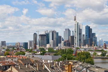 Frankfurt am Main Skyline im Sommer