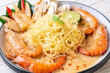 spicy shrimps spaghetti pasta (Tom Yum Goong)