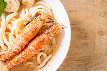 spicy shrimps udon ramen noodle (Tom Yum Goong)