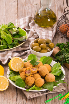 Ascoli stuffed olives. 